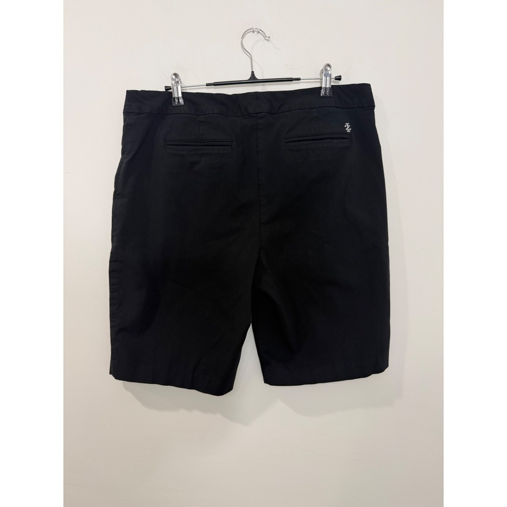IZOD Golf Shorts Womens 14 Black Stretch Zipper Pockets Flat Front Activewear - Picture 2 of 8